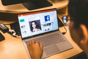 Reasons You Should Outsource Facebook Marketing in 2022